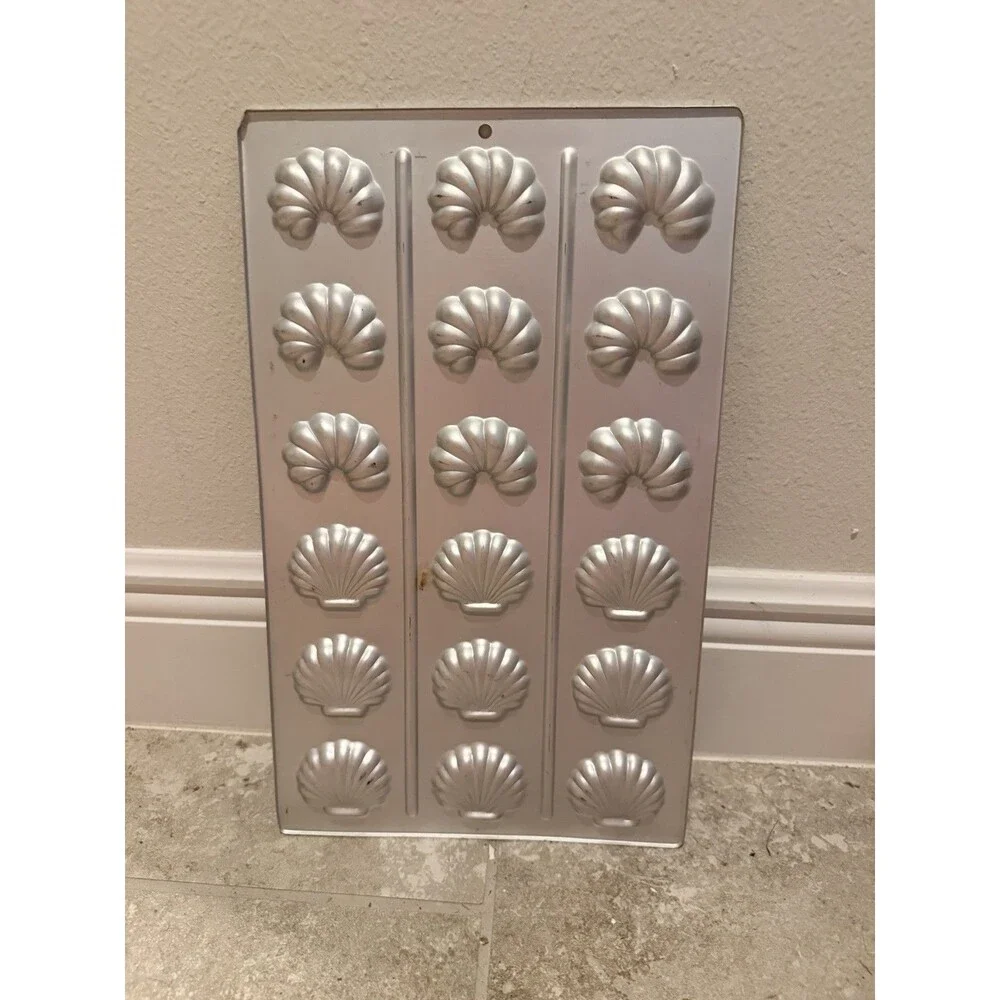 Vintage Wilton 1984 Viennese Classic Cookie Pan Mold 18 Cookies Shell Crescent